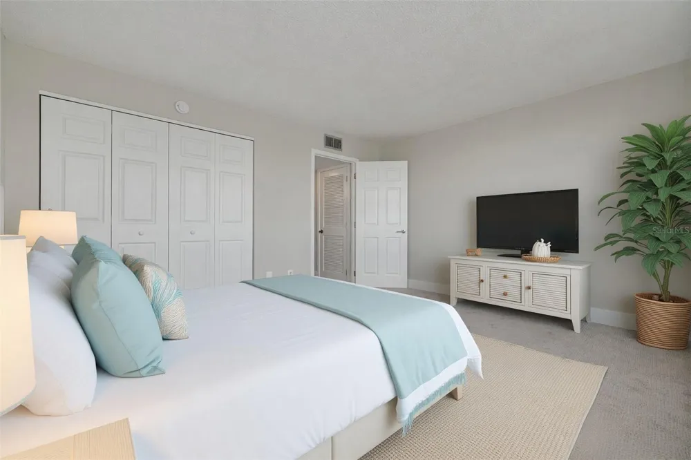 7425 BAY ISLAND DRIVE S #107 St Petersburg, FL 33707