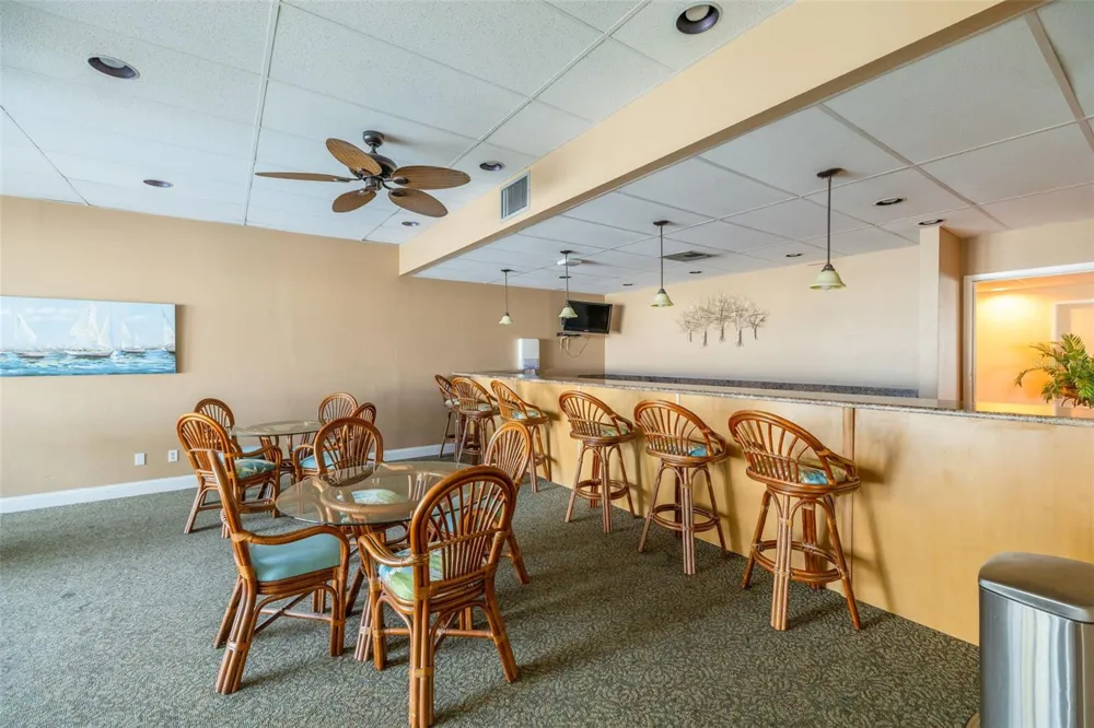 7425 BAY ISLAND DRIVE S #107 St Petersburg, FL 33707