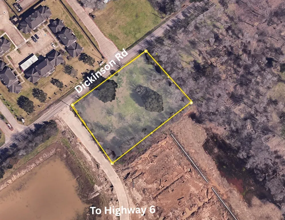 1300 Dickinson Road Alvin, TX 77511