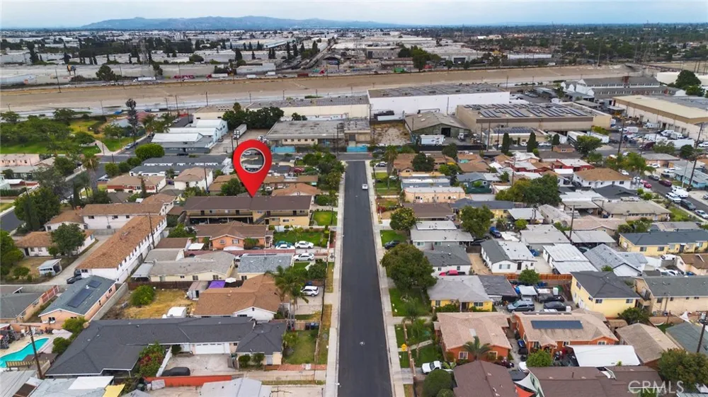 5113 E 60th Place Maywood, CA 90270