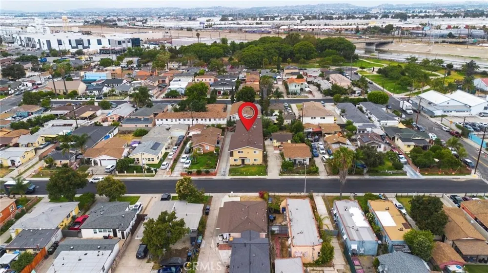 5113 E 60th Place Maywood, CA 90270