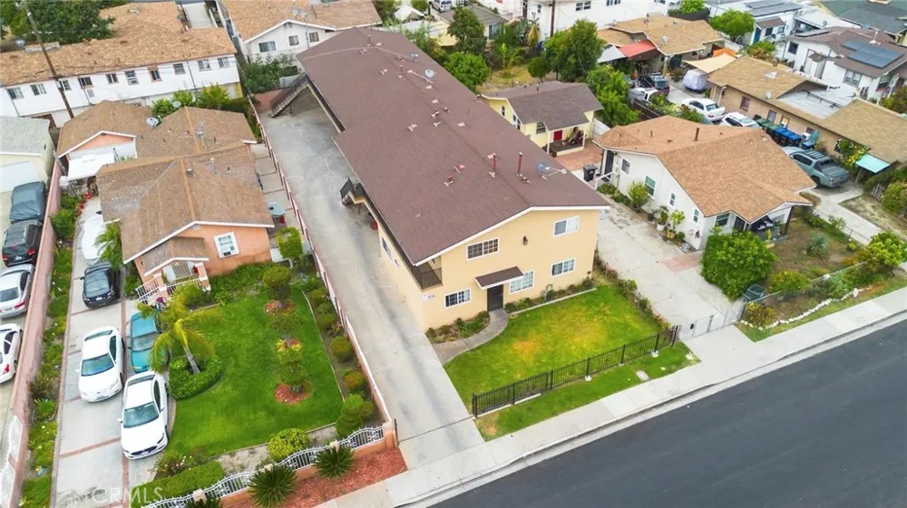5113 E 60th Place Maywood, CA 90270