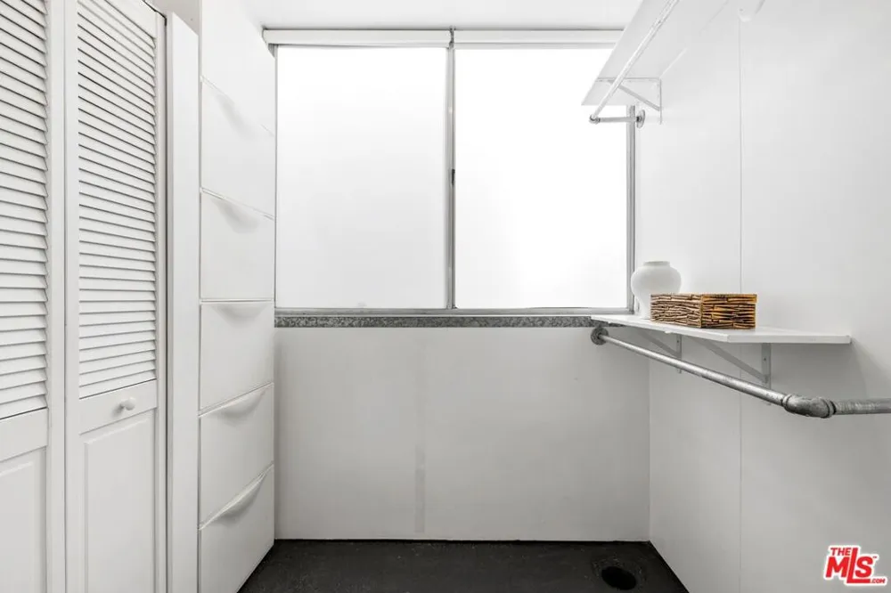 803 Wilcox Avenue #4 Los Angeles, CA 90038