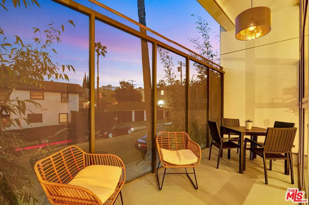 803 Wilcox Avenue #4 Los Angeles, CA 90038
