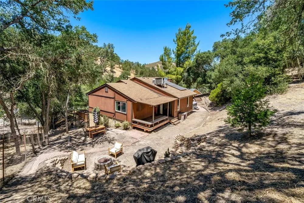 9056 Curbaril Avenue Atascadero, CA 93422