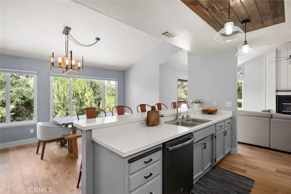 9056 Curbaril Avenue Atascadero, CA 93422