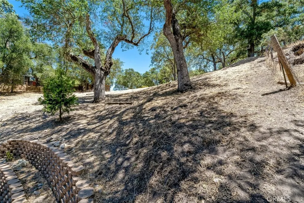 9056 Curbaril Avenue Atascadero, CA 93422