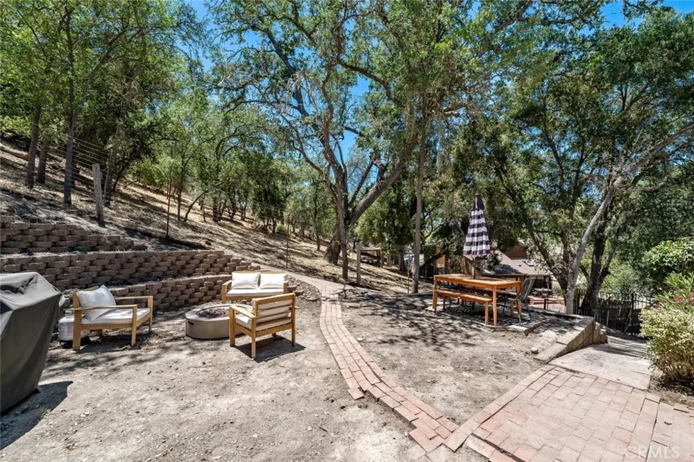 9056 Curbaril Avenue Atascadero, CA 93422