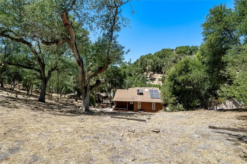 9056 Curbaril Avenue Atascadero, CA 93422