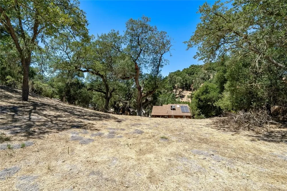 9056 Curbaril Avenue Atascadero, CA 93422