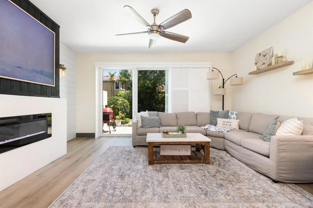 680 SW Glen Crest Way Stuart, FL 34997