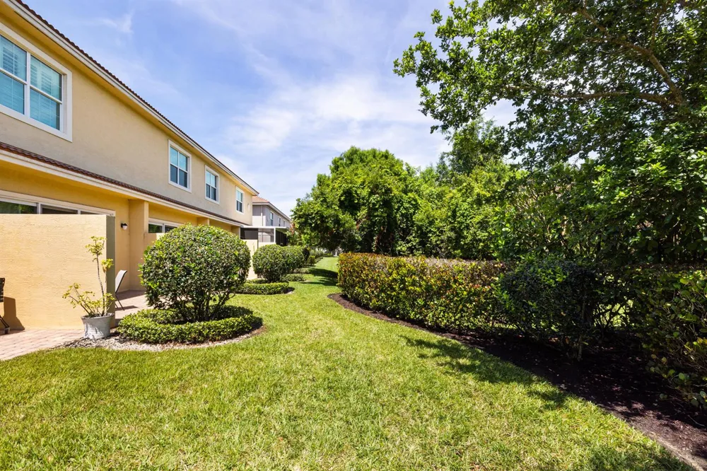 680 SW Glen Crest Way Stuart, FL 34997