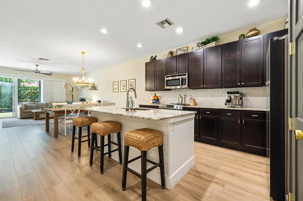 680 SW Glen Crest Way Stuart, FL 34997