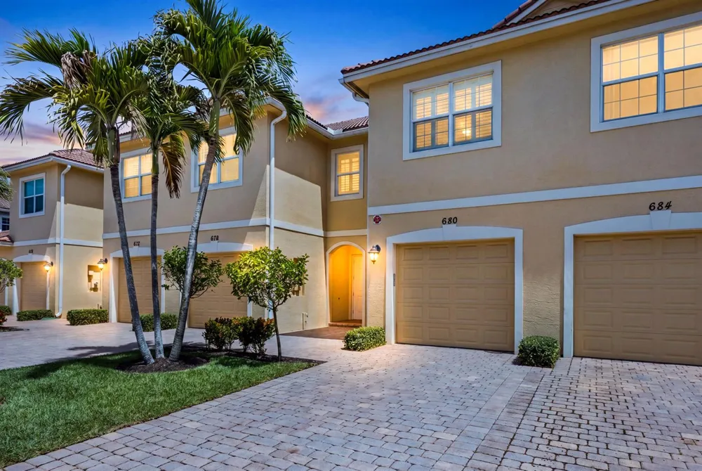 680 SW Glen Crest Way Stuart, FL 34997
