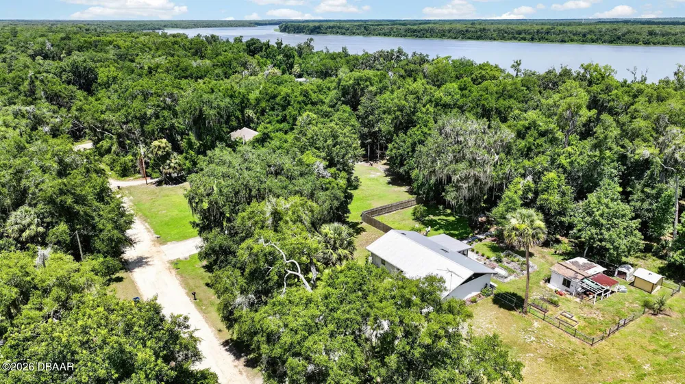 104 Woodcrest Avenue Satsuma, FL 32189