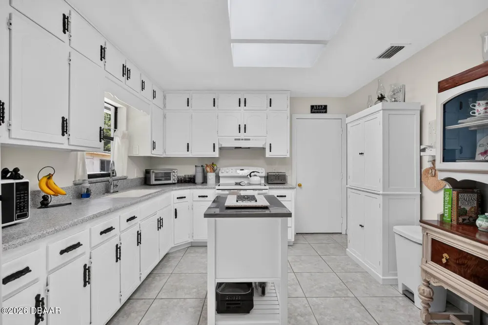 104 Woodcrest Avenue Satsuma, FL 32189