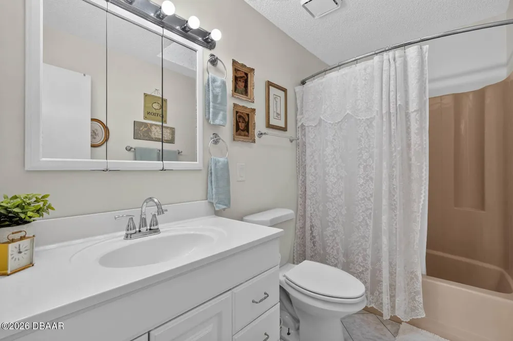 104 Woodcrest Avenue Satsuma, FL 32189