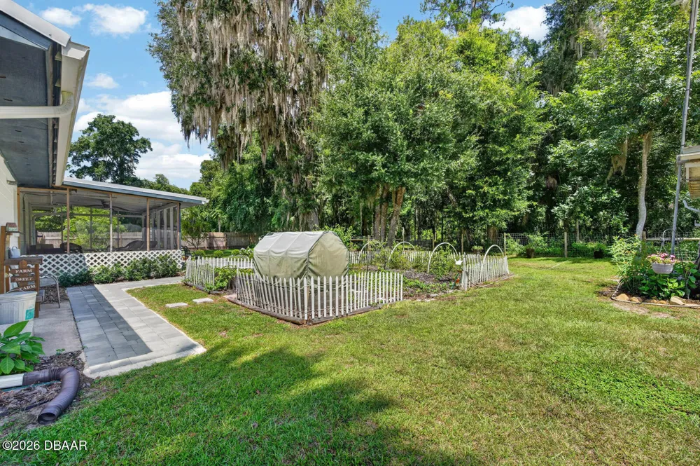 104 Woodcrest Avenue Satsuma, FL 32189