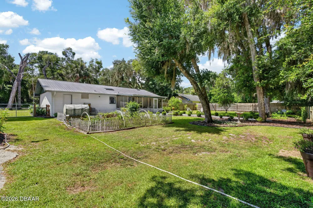 104 Woodcrest Avenue Satsuma, FL 32189