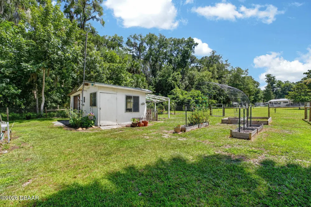 104 Woodcrest Avenue Satsuma, FL 32189