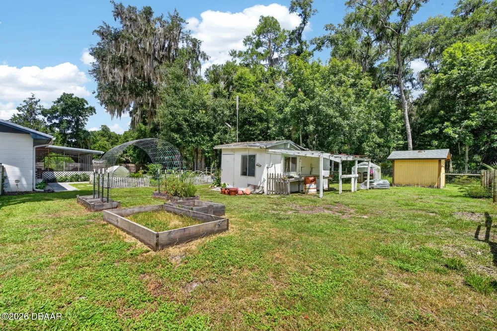 104 Woodcrest Avenue Satsuma, FL 32189