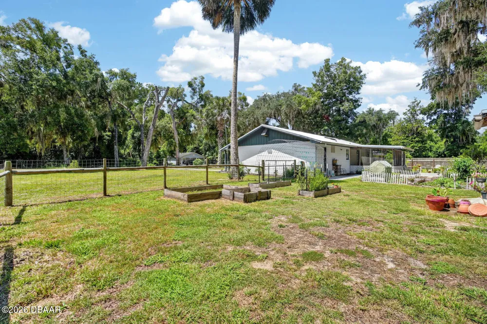 104 Woodcrest Avenue Satsuma, FL 32189