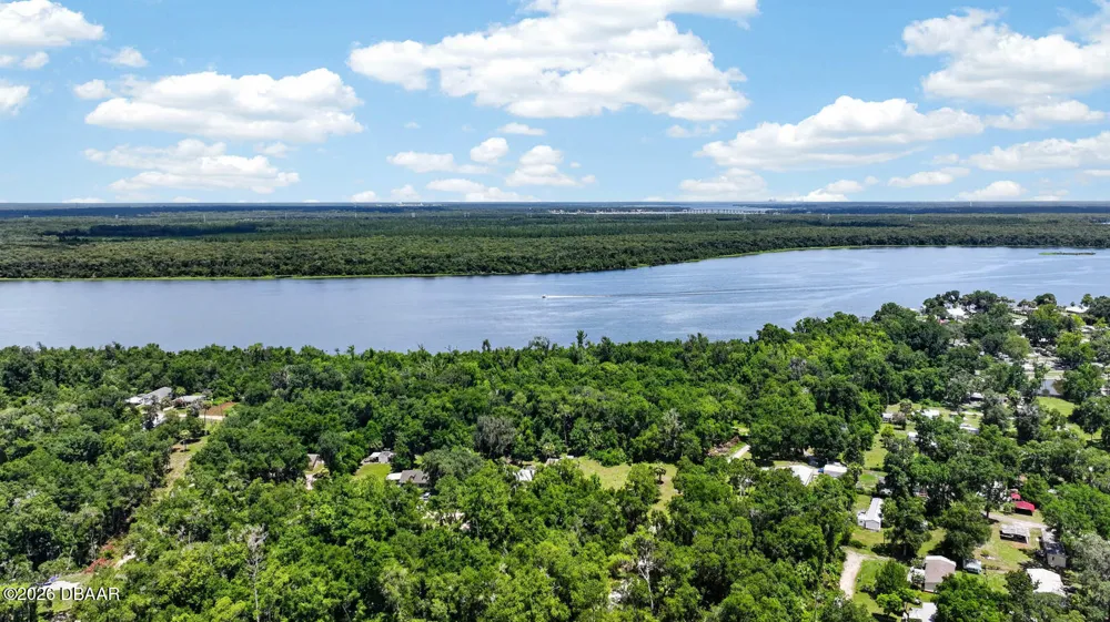 104 Woodcrest Avenue Satsuma, FL 32189