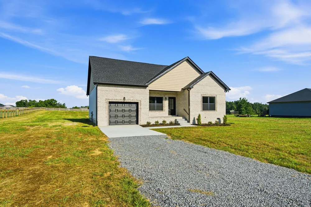 719 Mount Vernon Rd Bethpage, TN 37022