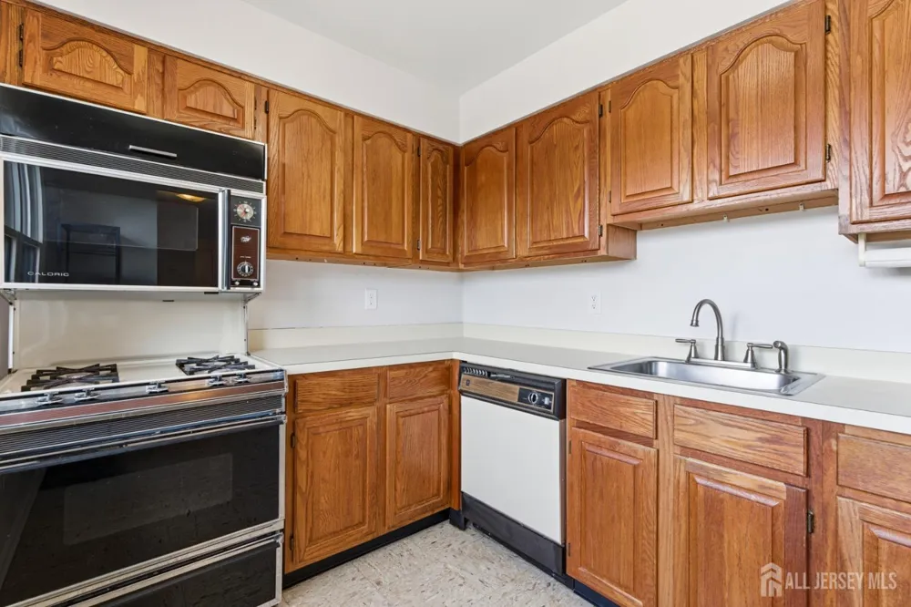 114 Beverly Hill Terrace #H Woodbridge Proper, NJ 07095