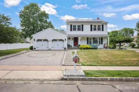 40 Staghorn Drive