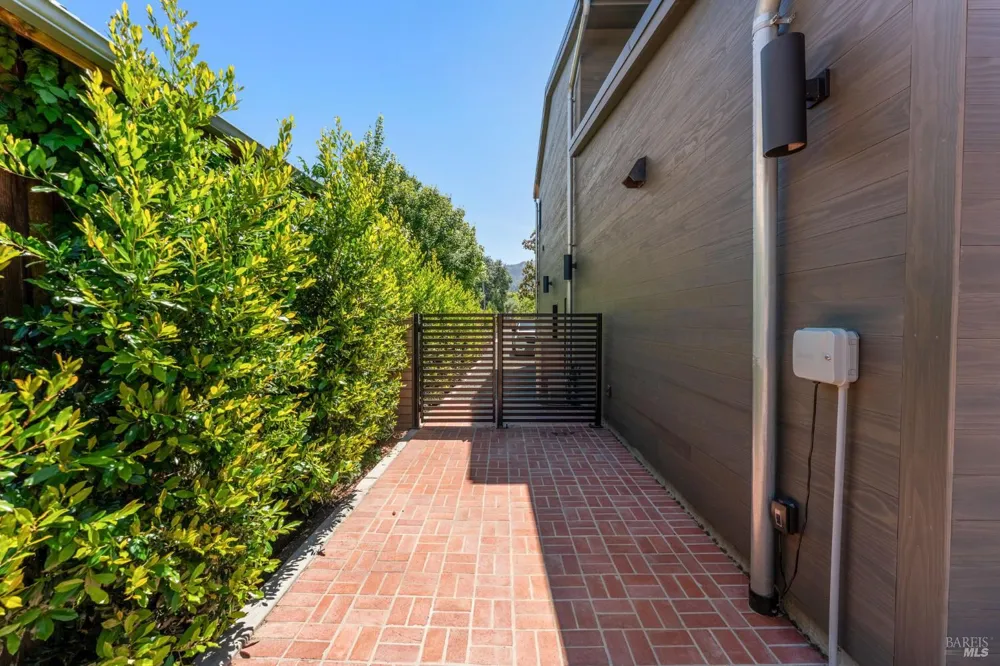 1428 Allyn Avenue St. Helena, CA 94574