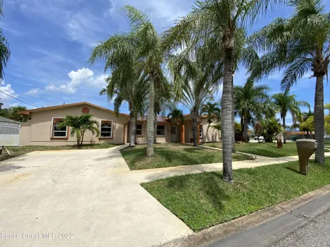 288 Coral Way W