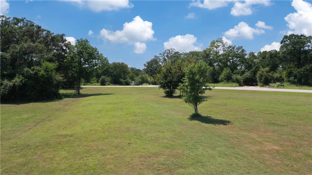 Henley Cove Iola, TX 77861