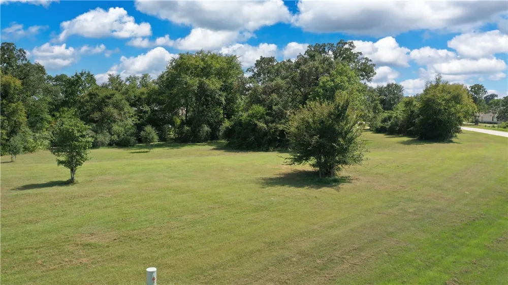 Henley Cove Iola, TX 77861