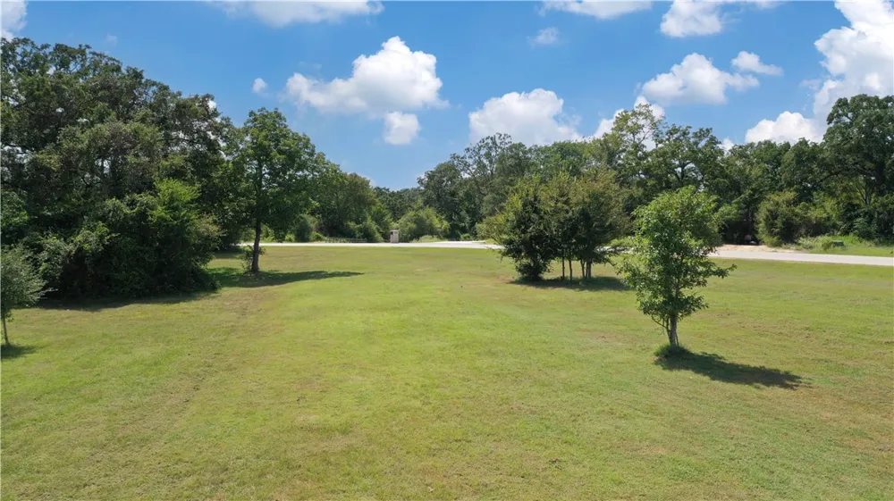 Henley Cove Iola, TX 77861