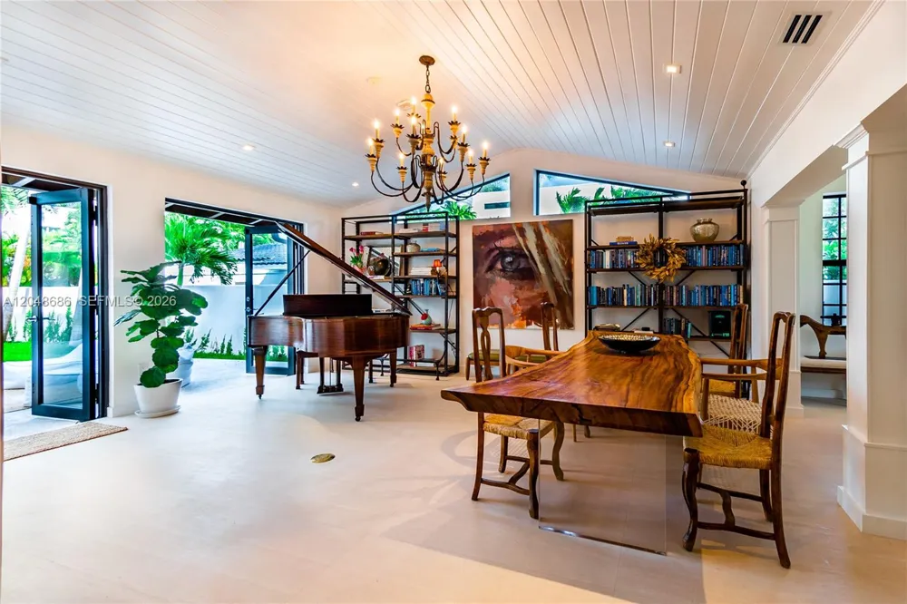 255 PALM AVENUE Miami Beach, FL 33139