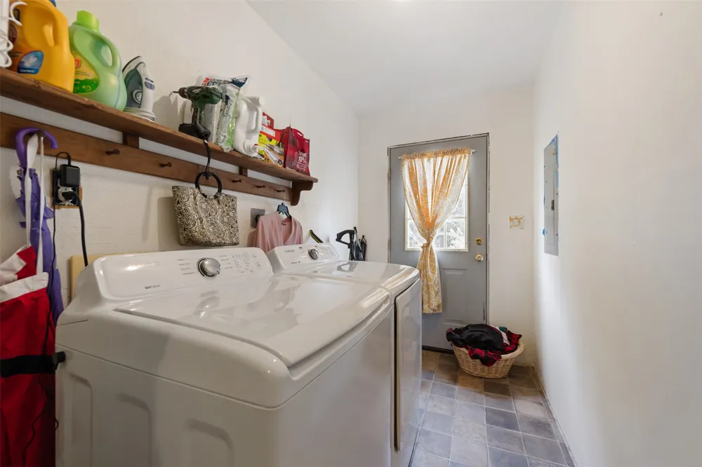 351 County Road 326 Bertram, TX 78605