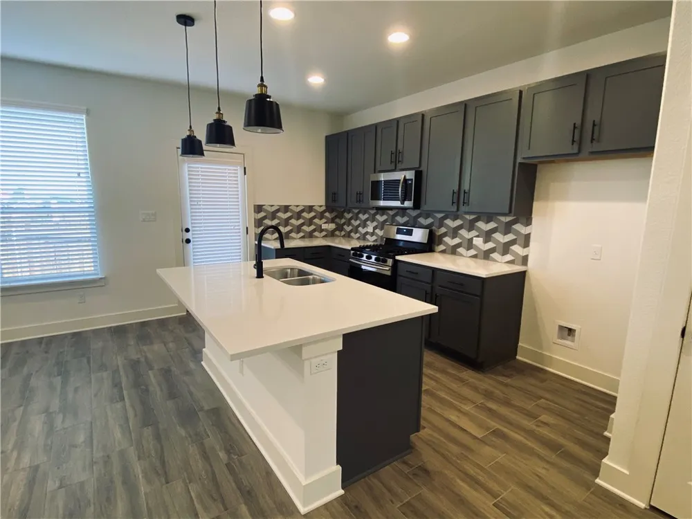 5160 A W Grimes Boulevard #121 Round Rock, TX 78665