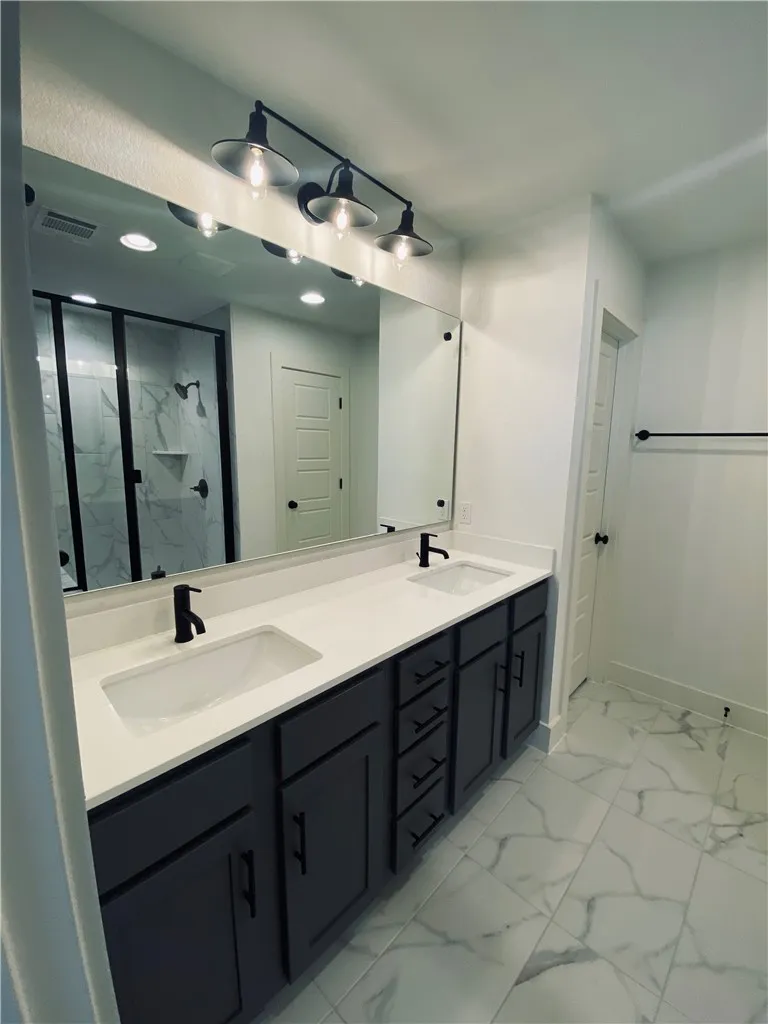 5160 A W Grimes Boulevard #121 Round Rock, TX 78665