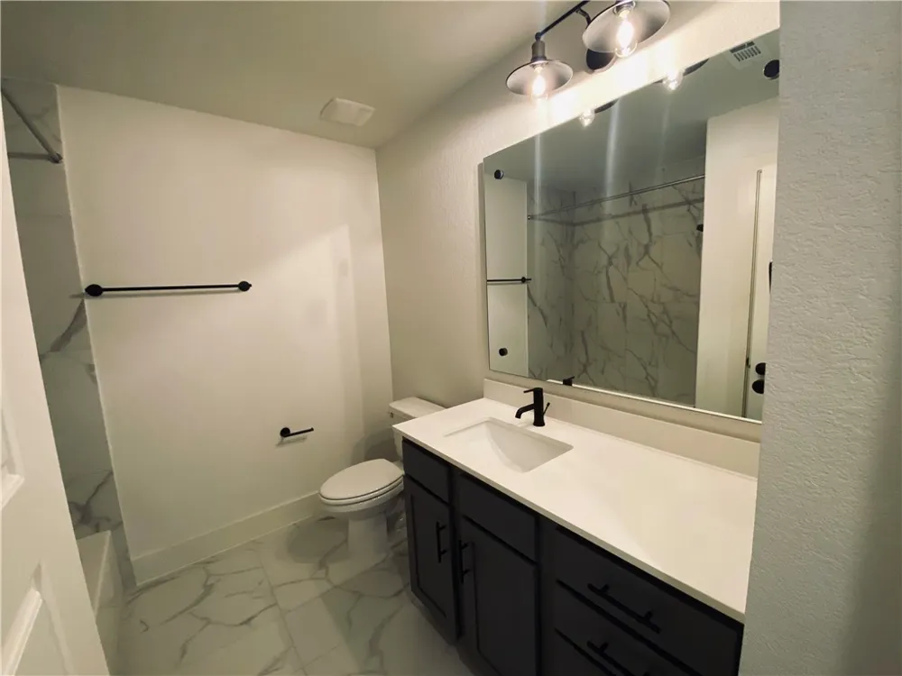 5160 A W Grimes Boulevard #121 Round Rock, TX 78665