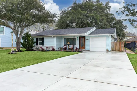 4449 Shady Lake Drive