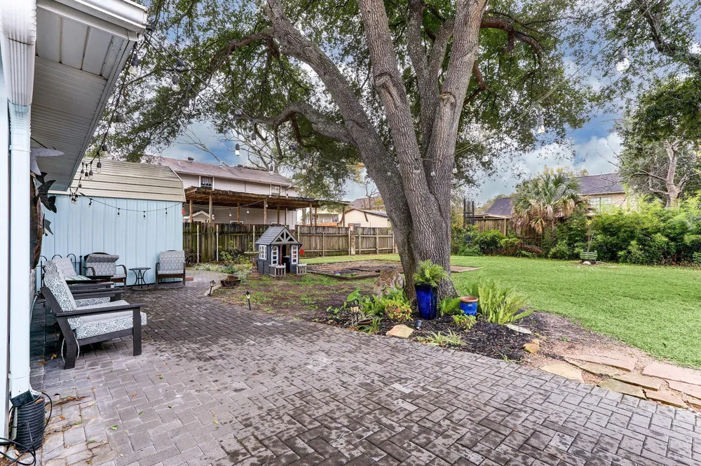 4449 Shady Lake Drive Seabrook, TX 77586