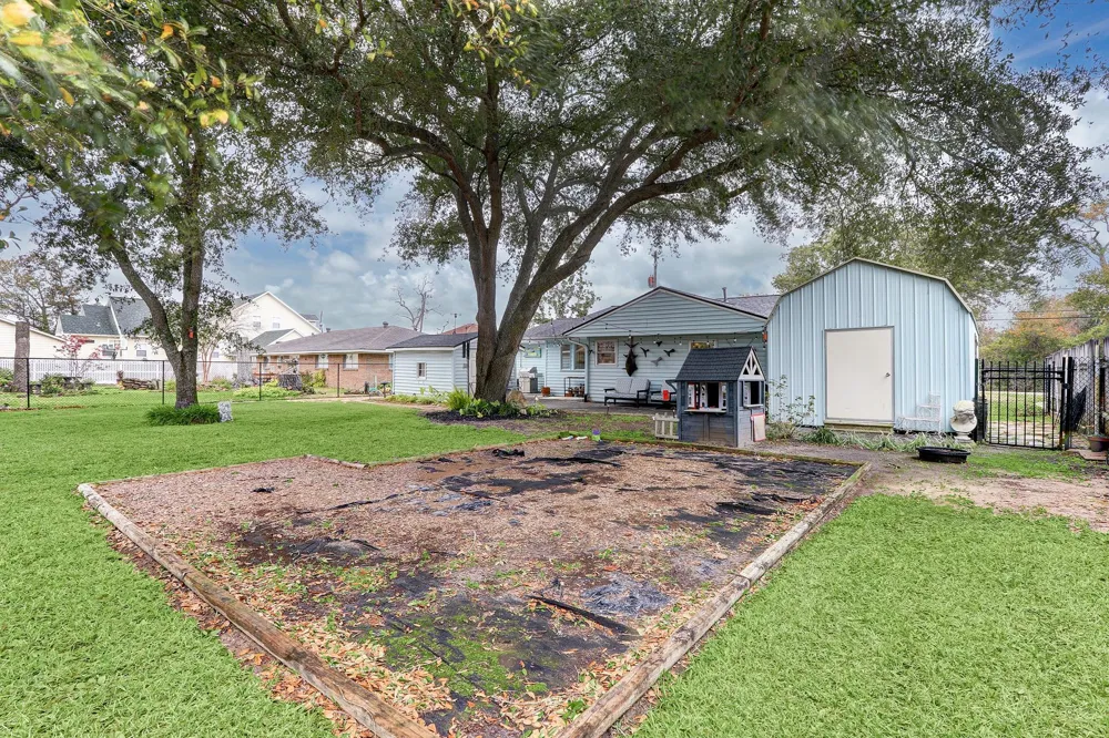 4449 Shady Lake Drive Seabrook, TX 77586