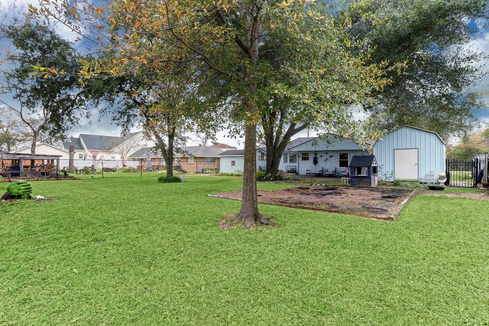 4449 Shady Lake Drive Seabrook, TX 77586