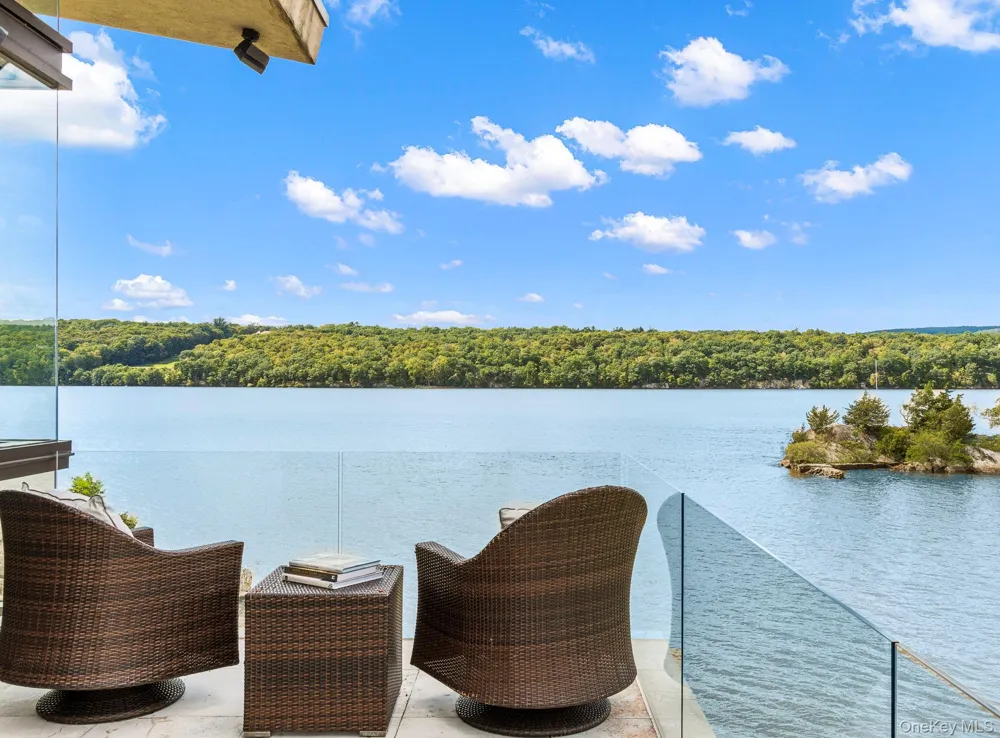 46 Ledgerock Lane Hyde Park, NY 12538