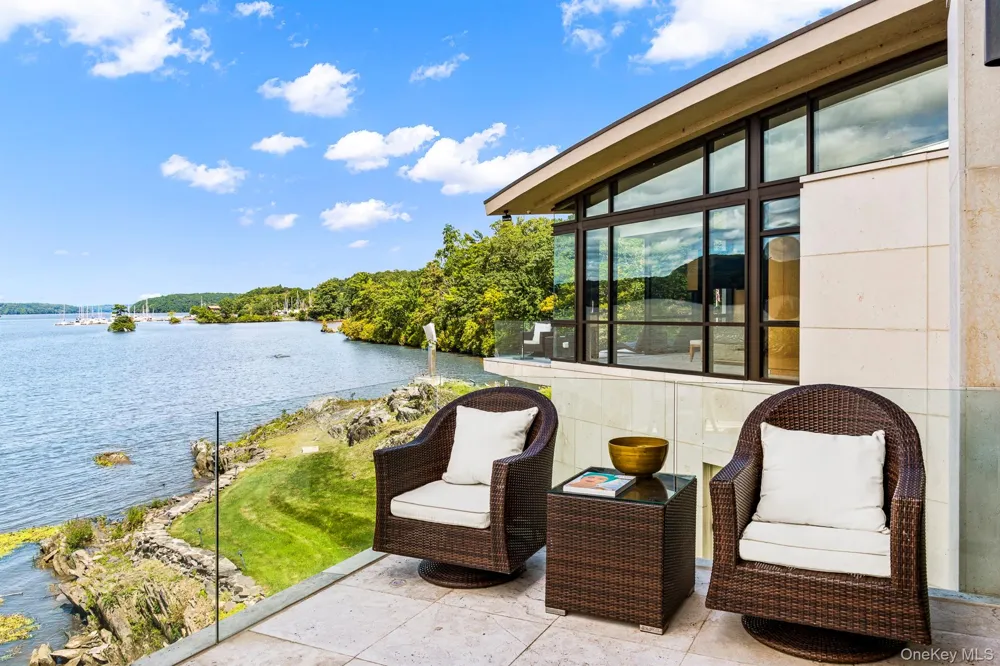 46 Ledgerock Lane Hyde Park, NY 12538