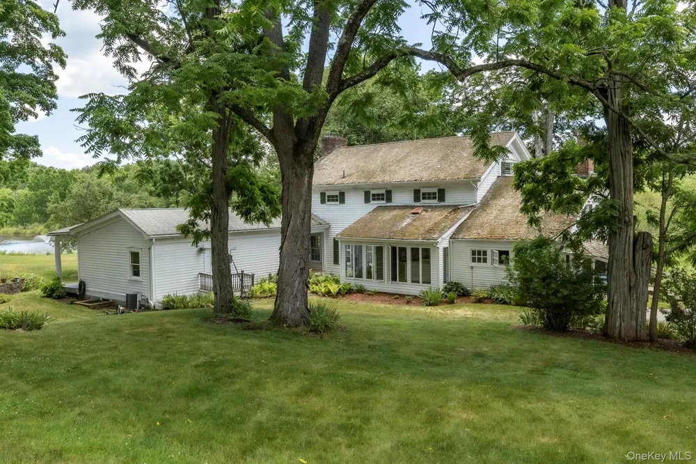 1197 Bulls Head Road Clinton Corners, NY 12514