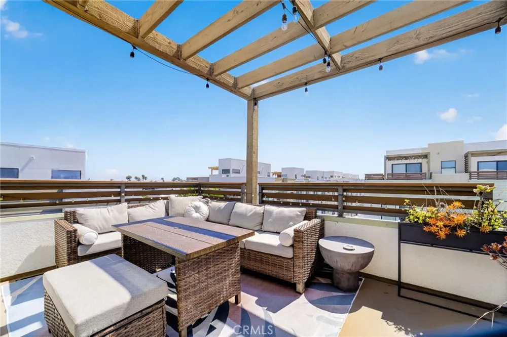 1687 Grand View Costa Mesa, CA 92627