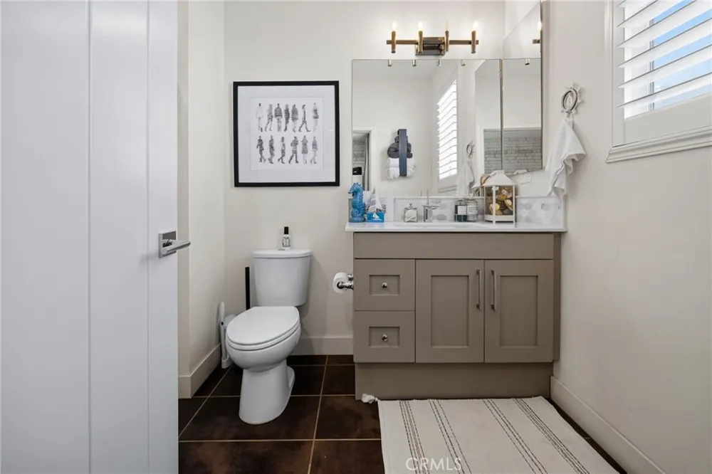 1687 Grand View Costa Mesa, CA 92627