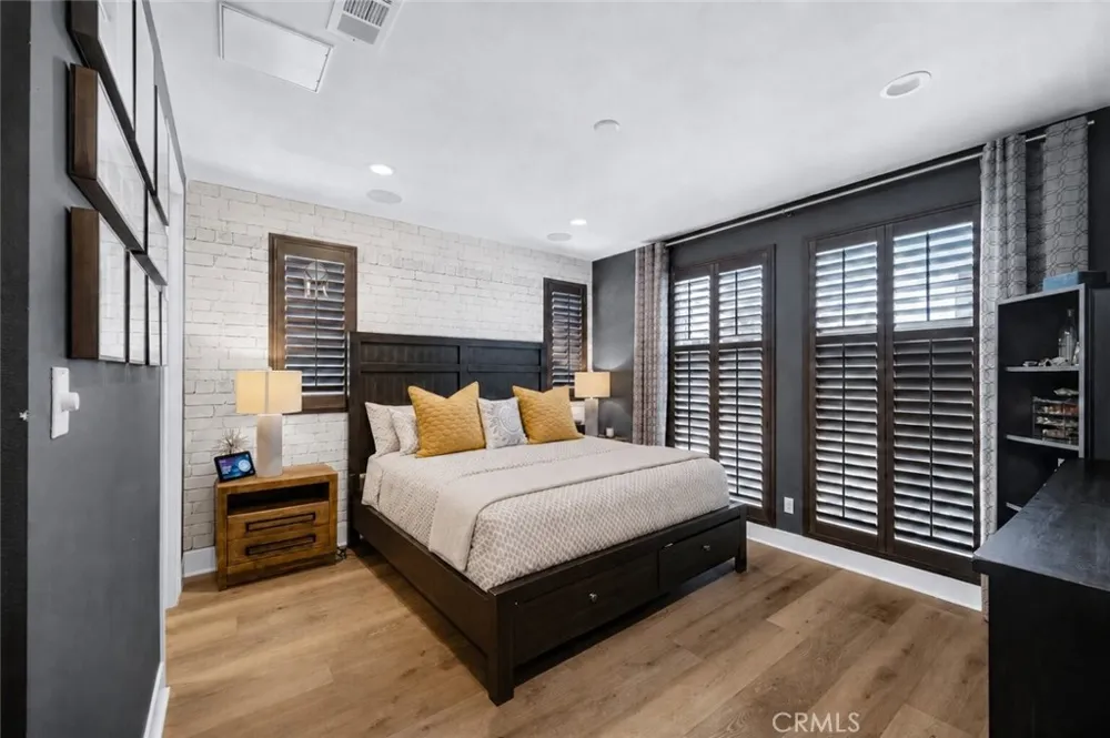 1687 Grand View Costa Mesa, CA 92627